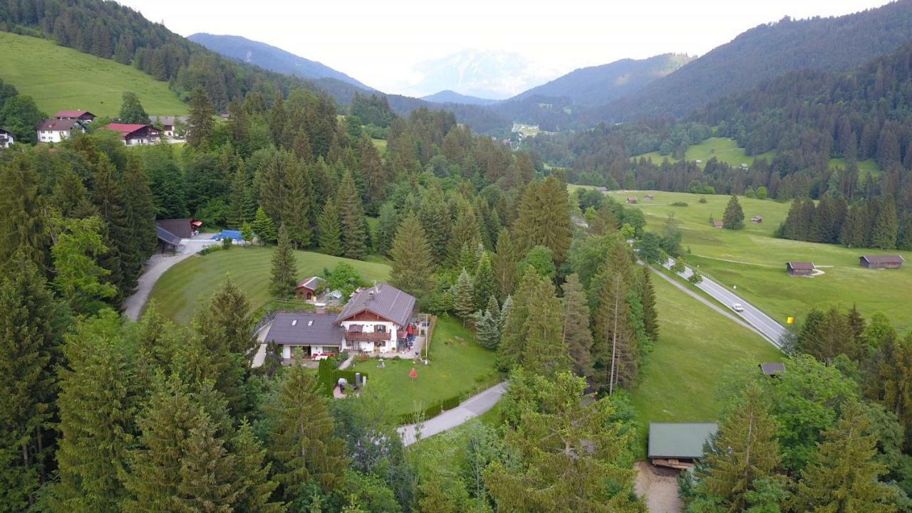 Landhaus Wiesenhof Гармиш-Партенкирхен Екстериор снимка